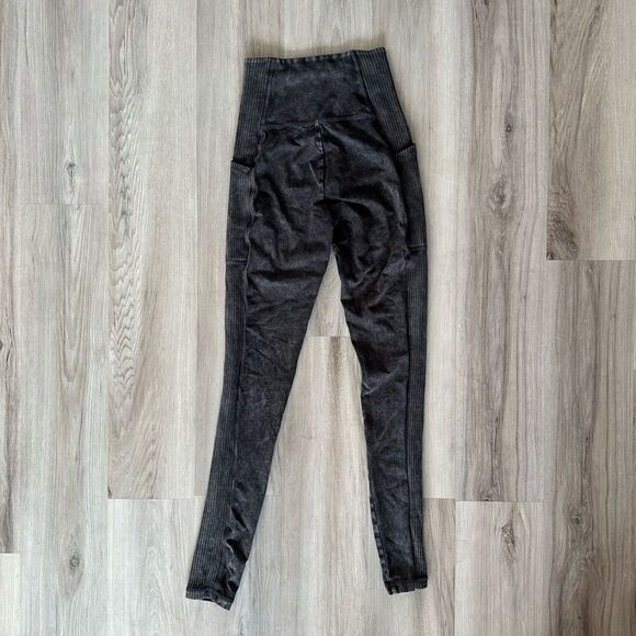 offline by aerie OG leggings hi-rise charcoal leggings with pockets XS - Picture 3 of 9